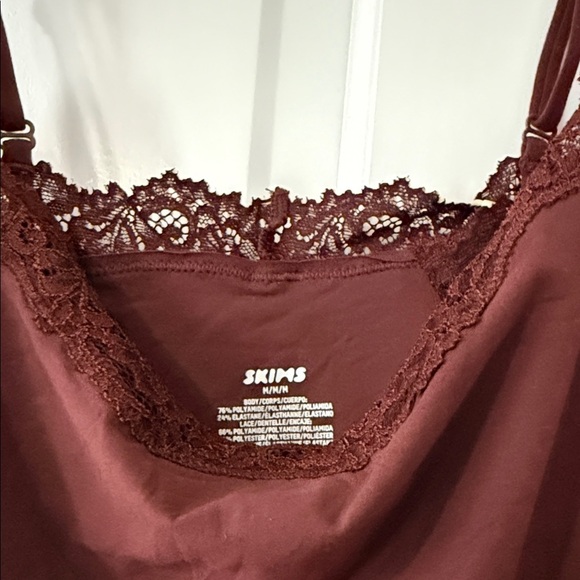 SKIMS Deep Red Lace Bodysuit - Picture 2 of 7